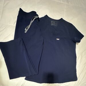 Navy figs scrub set